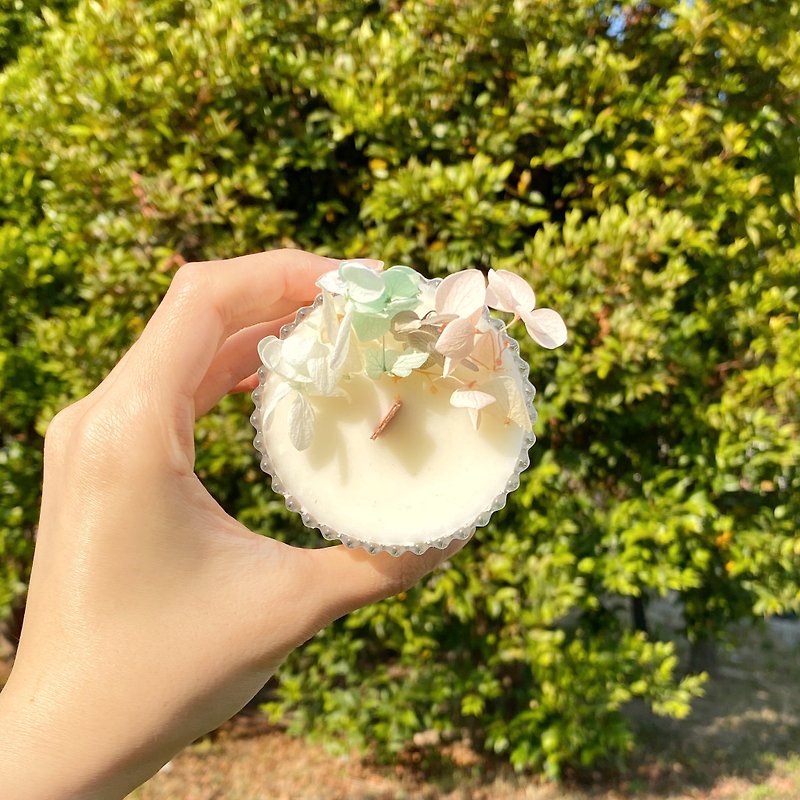 【Can be customized】Hydrangea Dried Flower Candle - เทียน/เชิงเทียน - ขี้ผึ้ง 