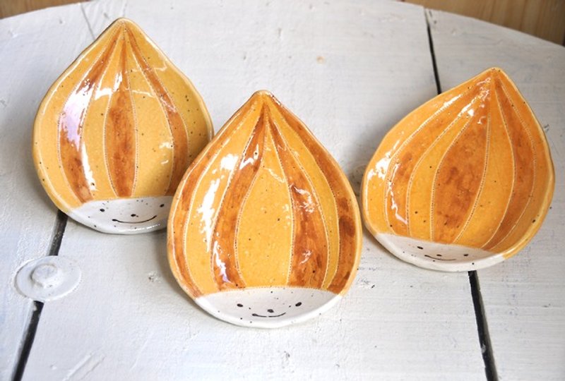 オニオン姫【サラダ皿】 - 皿・プレート - 陶器 オレンジ