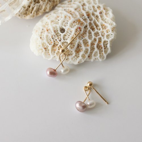 One N Only Jewelry 【母親節禮物】相伴 天然紫色淡水珍珠14KGF包金耳針耳夾