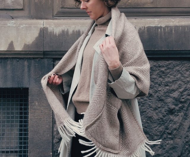 Beige Knit store Pocket Shawl