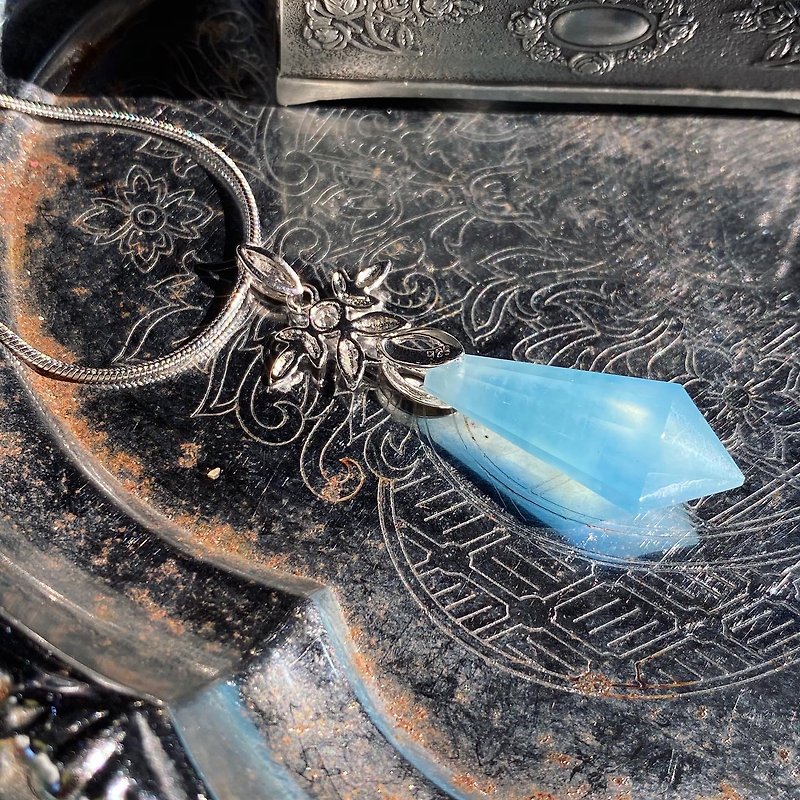 [Lost and find] Natural Stone Aquamarine Alabaster Necklace Stone - Necklaces - Gemstone Blue