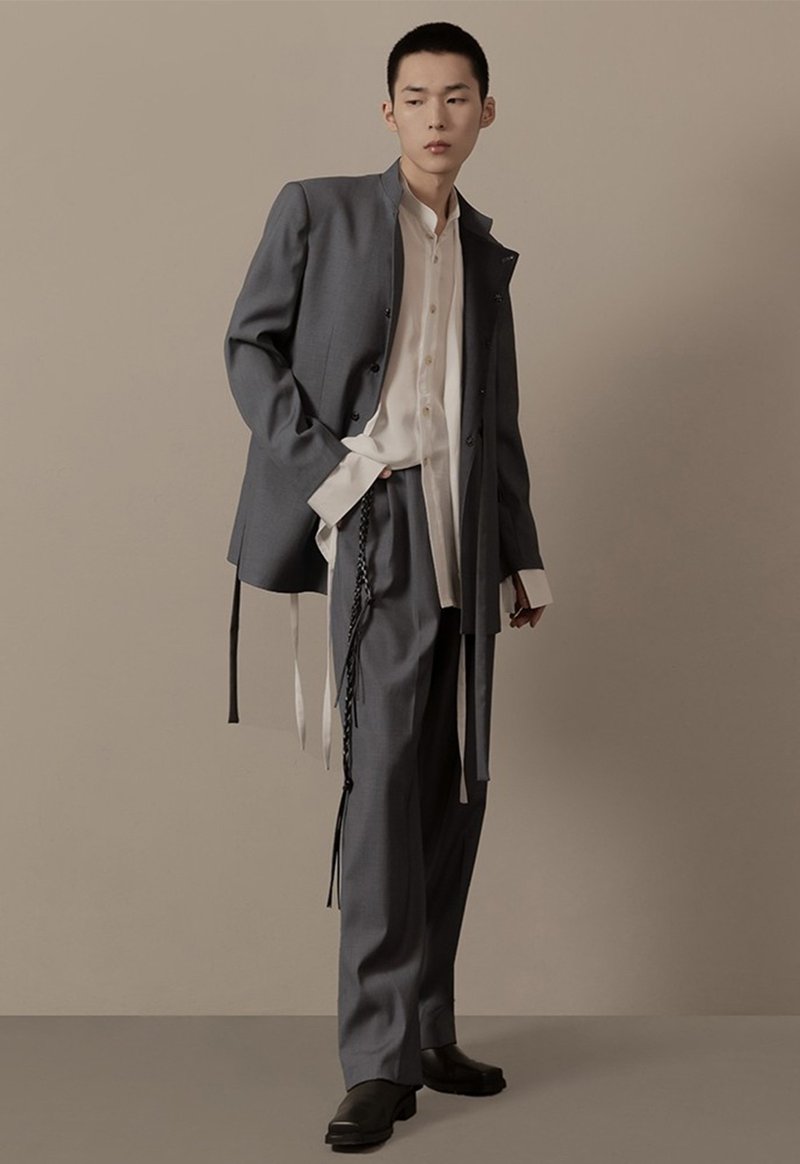 灰與深灰 撞色設計 中山西裝 復古中性 綁帶西服外套 - 男西裝外套 - 其他材質 灰色