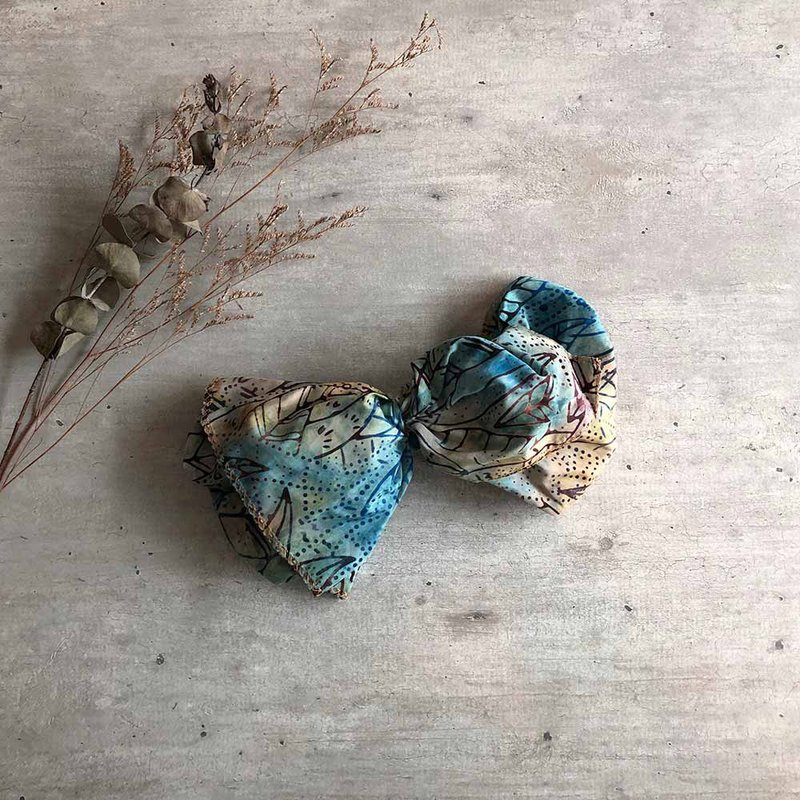 葉蝶紋巨蝶髮帶 - 髮箍/髮帶 - 棉．麻 藍色