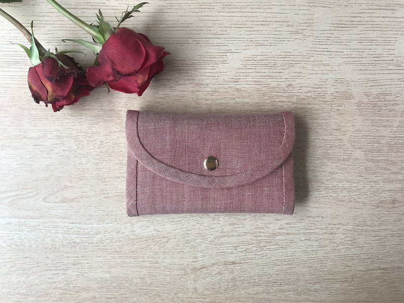 古典拼布 手拿包 純色系 溫柔玫瑰 - 長短皮夾/錢包 - 棉．麻 紅色