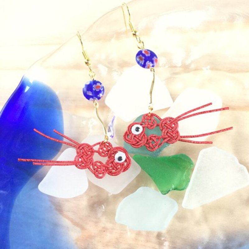 ピアス【ゆらゆら金魚】赤ラメ　浴衣・夏祭りに　ゆらゆら　ミルフィオリ - 耳環/耳夾/耳骨夾 - 玻璃 紅色