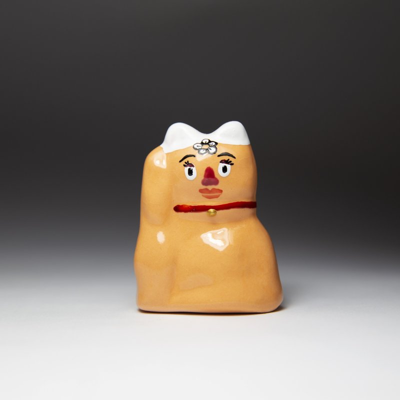 街頭開運招財貓-MRS.蛋頭喵(冰裂紋款) - 擺飾/家飾品 - 陶 金色