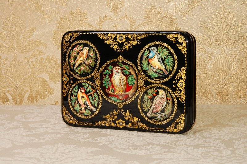 Ornate fauna lacquer box birds hand-painted wildlife decorative miniature art - 擺飾/家飾品 - 其他金屬 金色