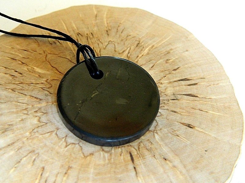 Shungite necklace, shungite circle pendant, black jewelry, healing stone - สร้อยคอ - หิน สีดำ