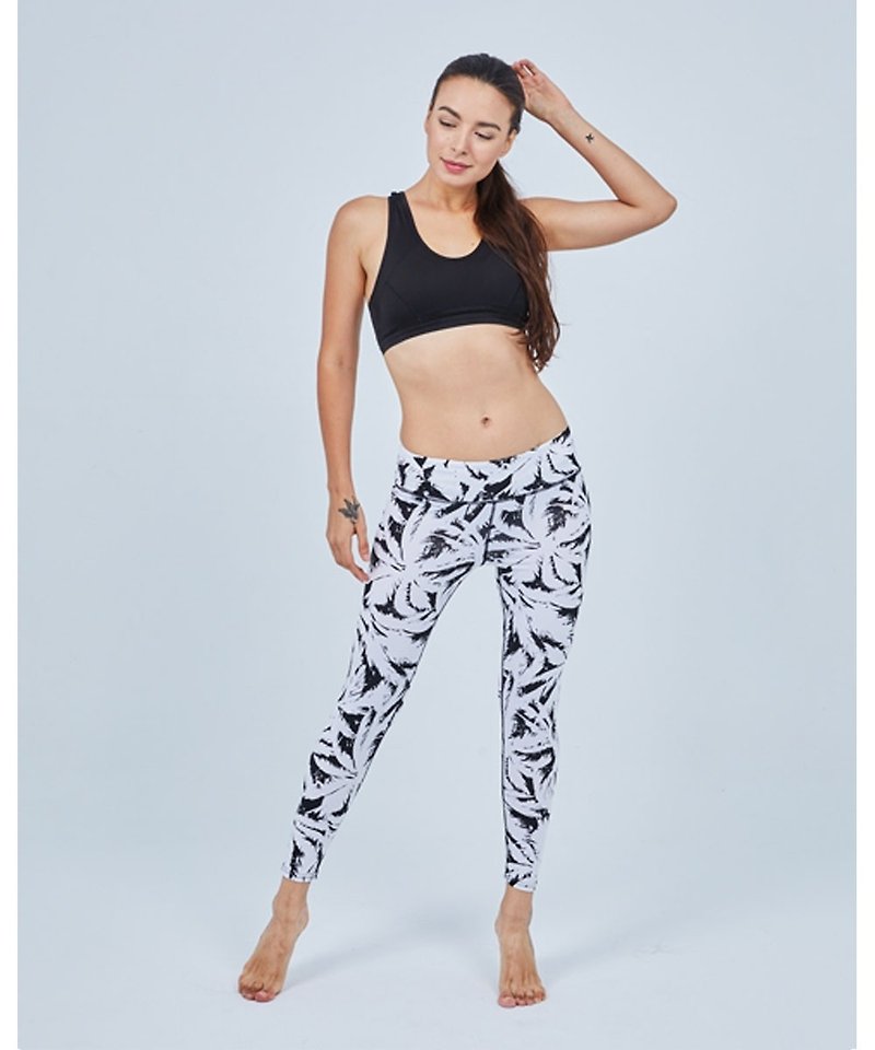 Aurora stretch tight yoga pants/black and white jungle - Women's Yoga Apparel - Other Man-Made Fibers 