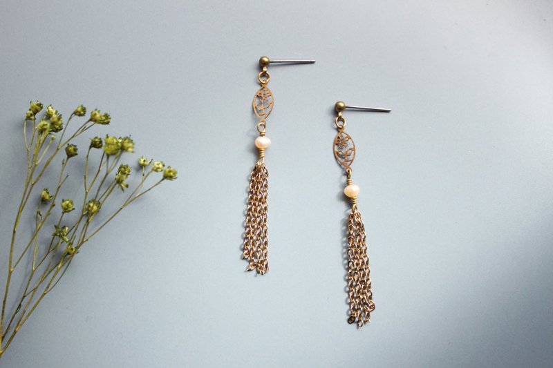 Tassel - earring - ต่างหู - ไข่มุก ขาว