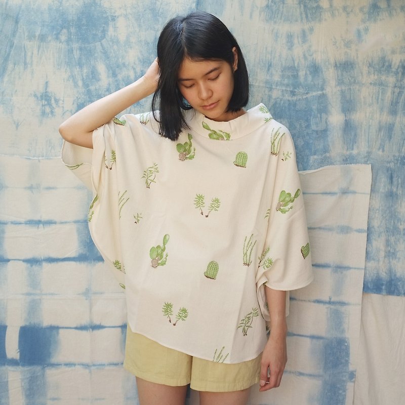 linnil: Cactus poncho / made of cotton & limited amount - Women's Tops - Cotton & Hemp Green