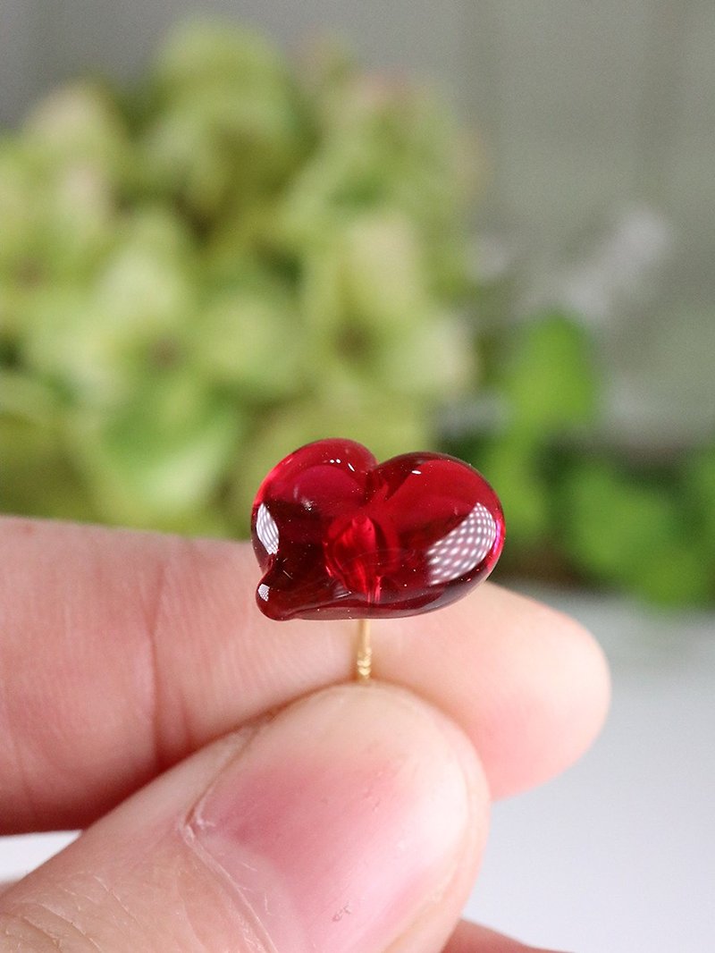 CUORE stud earrings - Ruby red - Earrings & Clip-ons - Glass Red