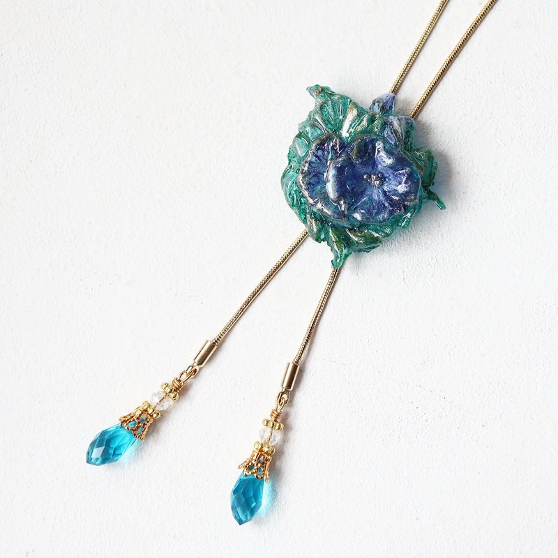 Morning glory loop tie necklace lariat style - Necklaces - Resin Blue