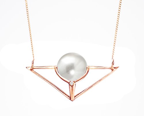 Majade Jewelry Design 14k玫瑰金淡水珍珠鎖骨鍊 黃金項鍊 鑽石金飾品 立體三角幾何墜子
