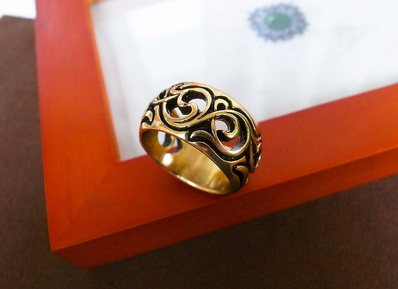 雲紋雕花純黃銅戒指-寬版 抗過敏銅飾 客製化戒圍 - 戒指 - 其他金屬 金色