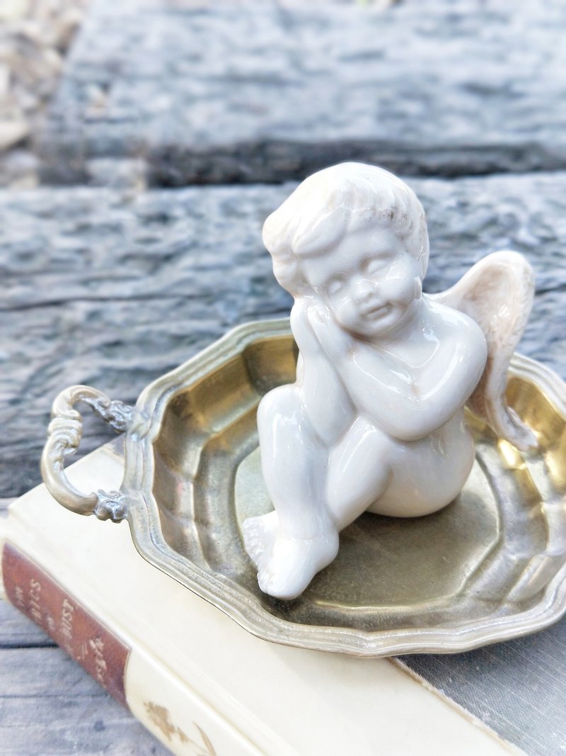 【好日戀物】德國古件 陶瓷擺飾 睡覺小天使 - 裝飾/擺設  - 陶 白色