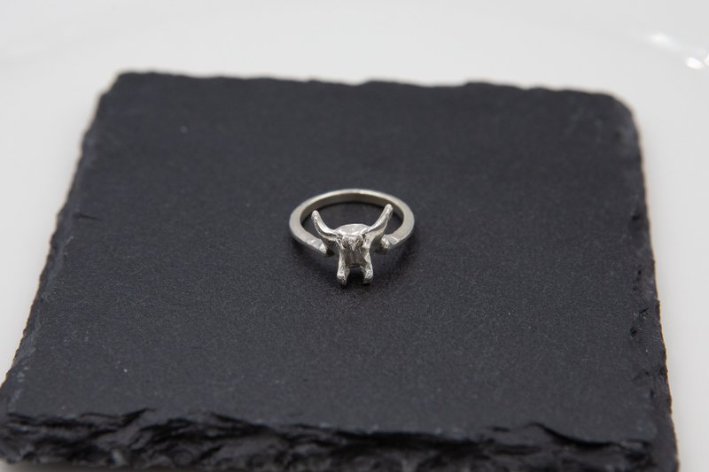 Skeleton series - single section cat tailbone ring Silver - แหวนทั่วไป - เงิน สีเงิน