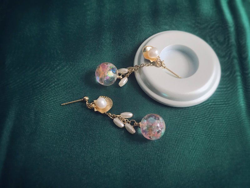 平行夢境/貝殼/未來/成珍-手工樹脂 垂墜耳環 耳針/耳夾 - 耳環/耳夾/耳骨夾 - 樹脂 多色
