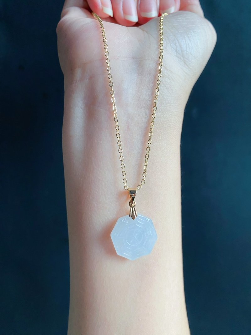 天然緬甸玉 冰白翡飄綠 八卦 項鍊 護身平安 招福 禮物 jadeite - 項鍊 - 玉石 白色