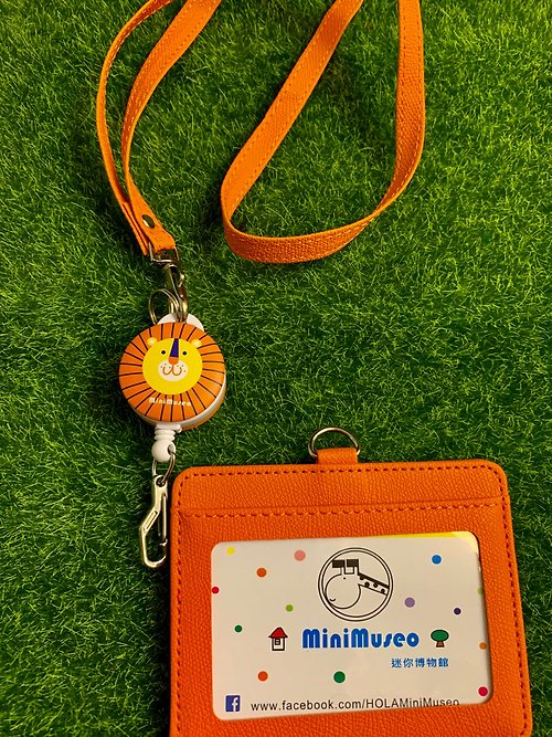 MiniMuseo Mini Museum Cream Owl Bag Charm Retractable Card Set - Shop  minimuseo ID & Badge Holders - Pinkoi