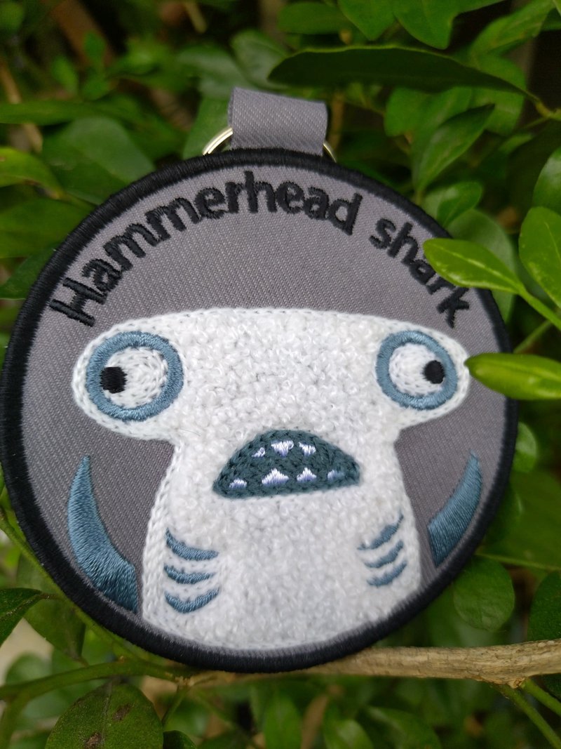 Three-dimensional embroidery double-sided keychain-Hammerhead Shark Ax Shark Towel Embroidery/Embroidery Keychain/Made in Taiwan - Keychains - Cotton & Hemp Gray