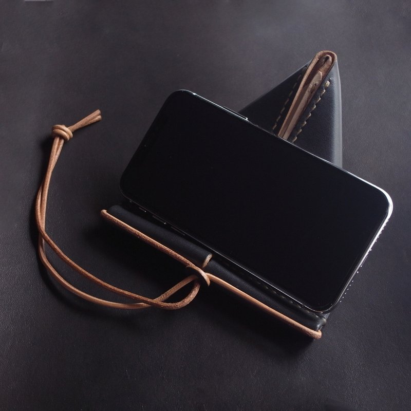 Tablet & Smartphone Stand using Logwood Dyed Leather【oruto/おると】 - Phone Stands & Dust Plugs - Genuine Leather Black