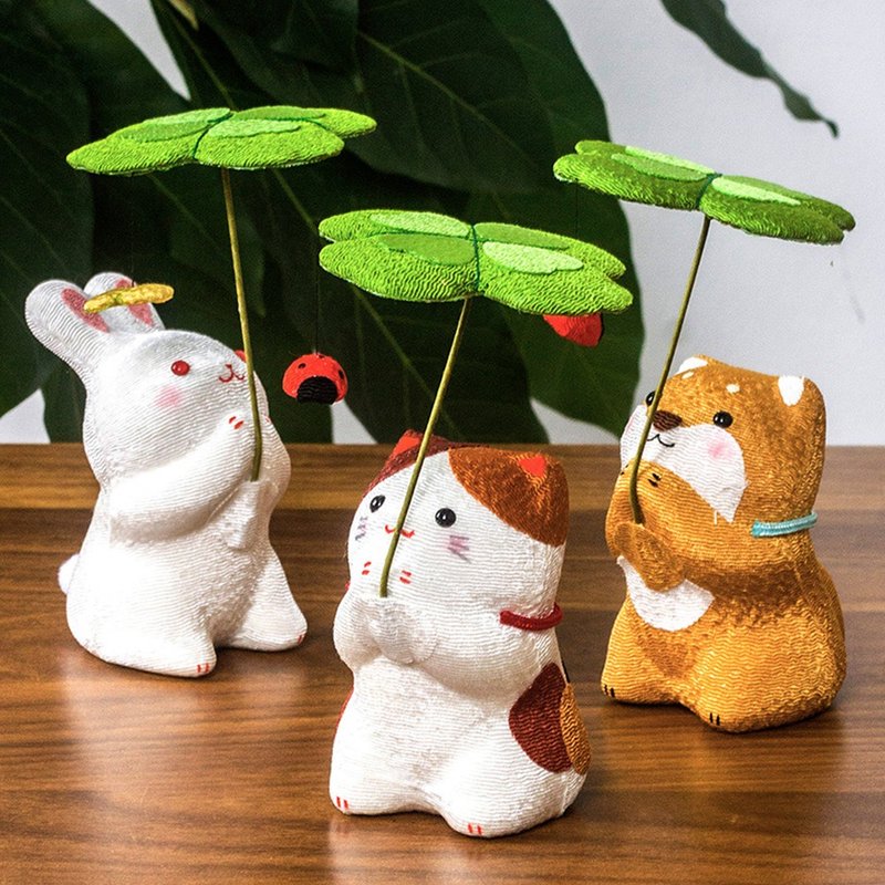 Japanese imported dragon and tiger silk cloth four-leaf clover cute cat rabbit Shiba Inu creative car ornaments birthday gift - Items for Display - Other Materials 