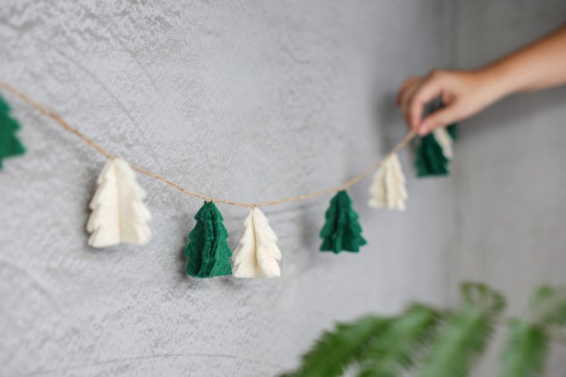 羊毛氈聖誕吊飾串－9棵聖誕小樹 - 擺飾/家飾品 - 羊毛 綠色