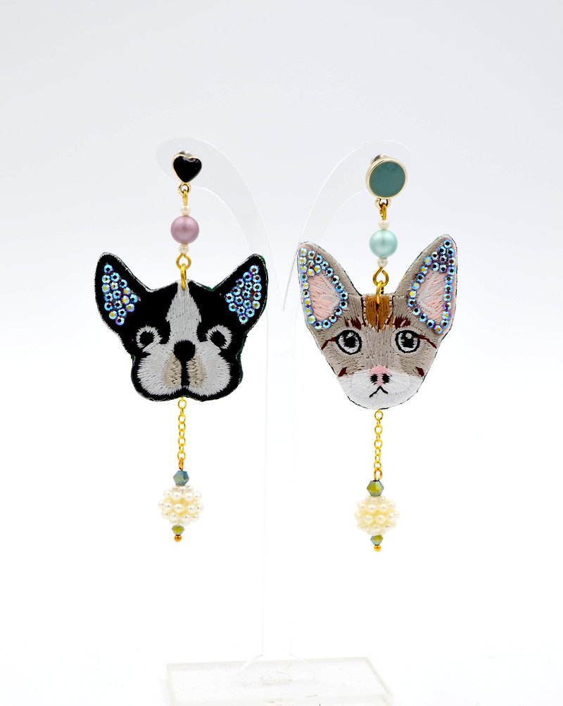 TIMBEE LO embroidered cat and puppy earrings with crystal ears - ต่างหู - งานปัก สีนำ้ตาล