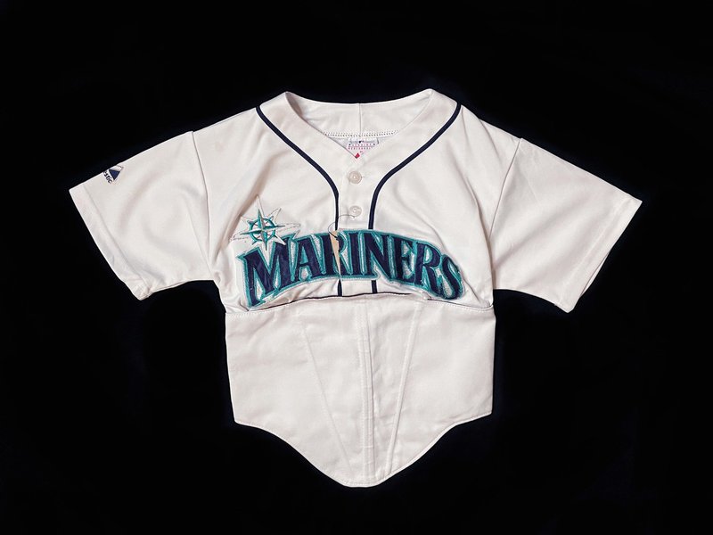 REGETHER 古著改製 馬甲棒球上衣-Seattle Mariners - 女上衣/長袖上衣 - 棉．麻 白色