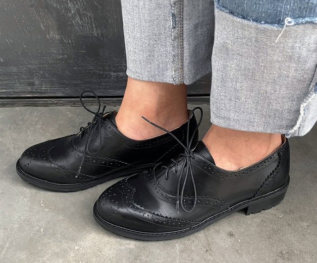 Black Full Leather Wide Last Lace Up Engraved Oxford Shoes