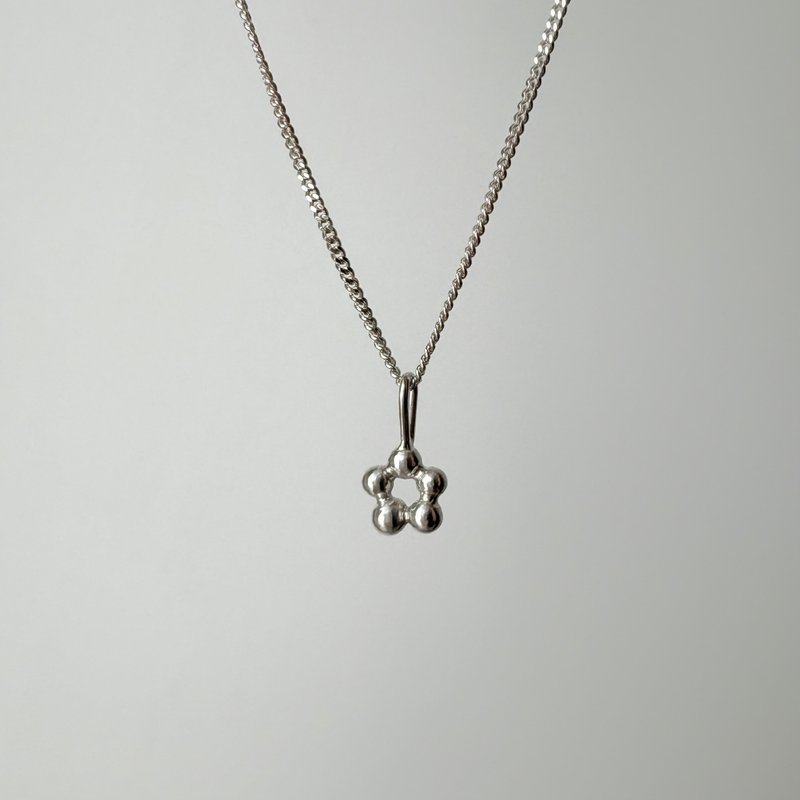 Cheewa Pendant *Pendant only (Chain not included) - 項鍊 - 純銀 銀色