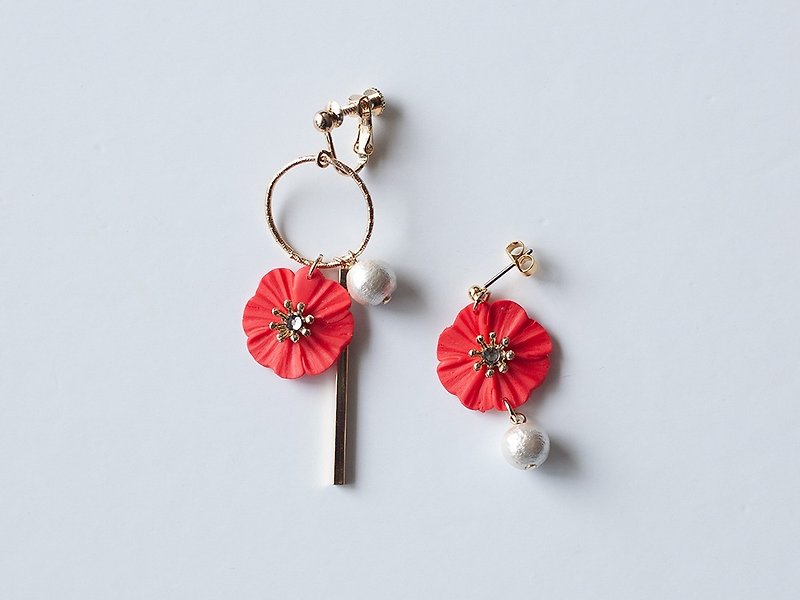 Earrings with hoops and flowers /  red - ต่างหู - ดินเหนียว สีแดง
