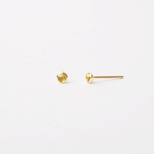 Joyce Wu Handmade Jewelry 迷你天然黃色剛玉包鑲 黃寶 純 14K 金耳環 2.5mm