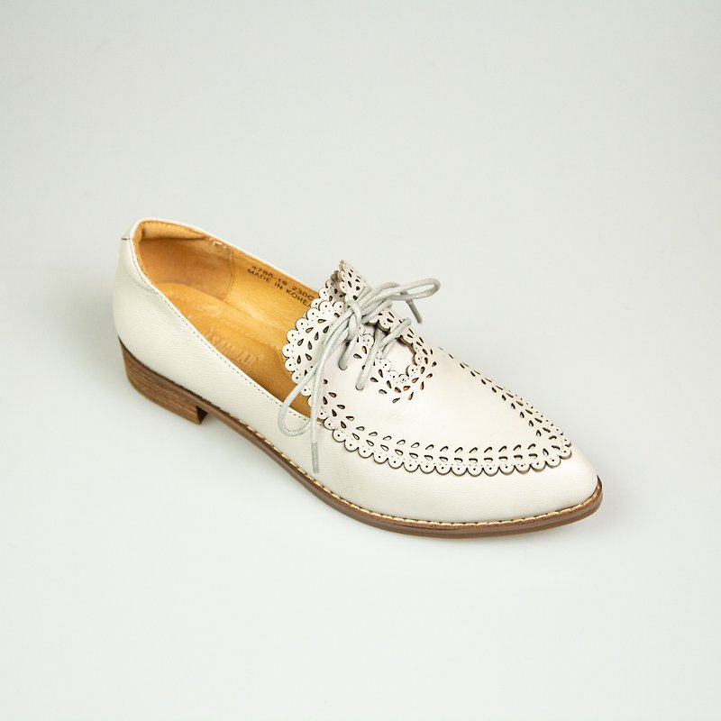 Pointed toe laser engraving lace shoes for women/off-white/616C last - รองเท้าหนังผู้หญิง - หนังแท้ ขาว