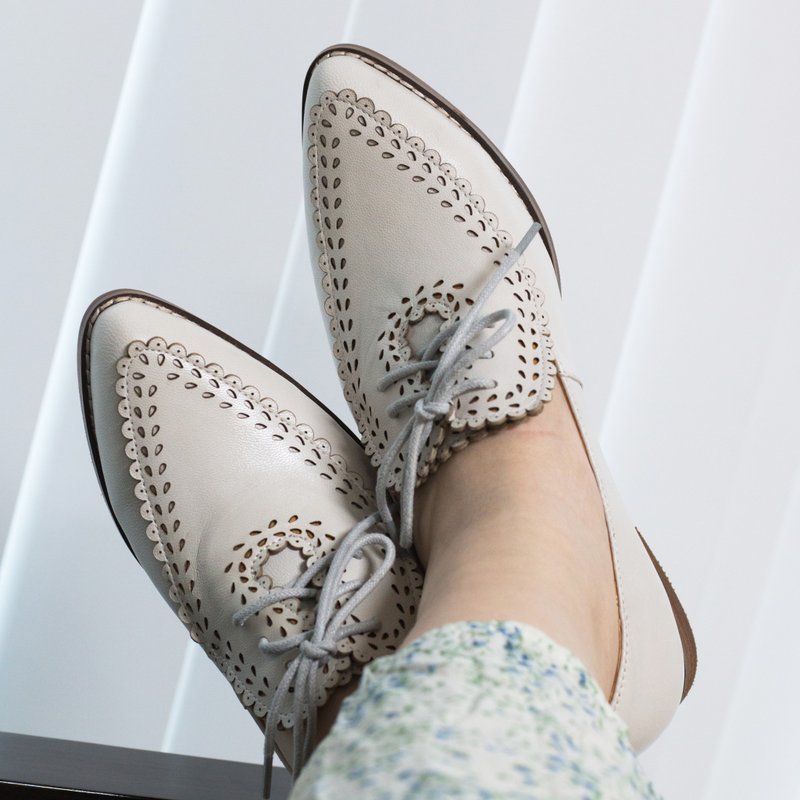 Pointed Toe Laser-Engraved Lace Flats / Off-White / 616 C-Width - Other Women's Shoes - หนังแท้ ขาว