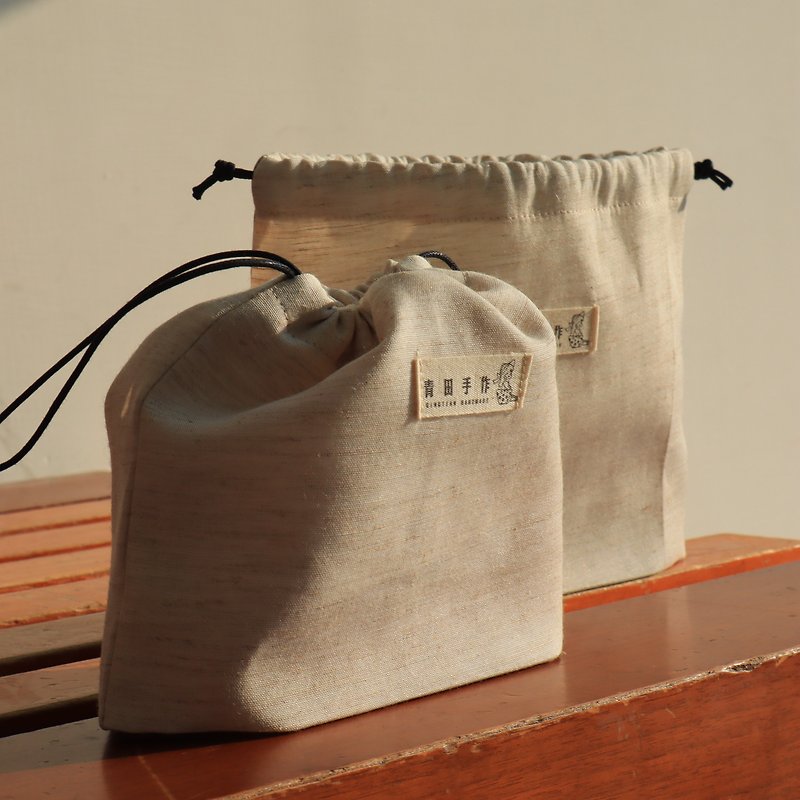 platform drawstring pocket - กระเป๋าเครื่องสำอาง - ผ้าฝ้าย/ผ้าลินิน ขาว