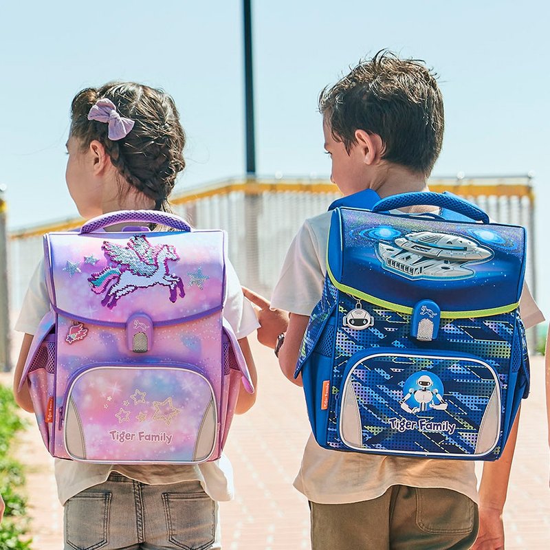 TigerFamily Little Scholar Ultra-Lightweight Spine Protective School Bag-Space UFO - กระเป๋าเป้สะพายหลัง - วัสดุกันนำ้ สีน้ำเงิน