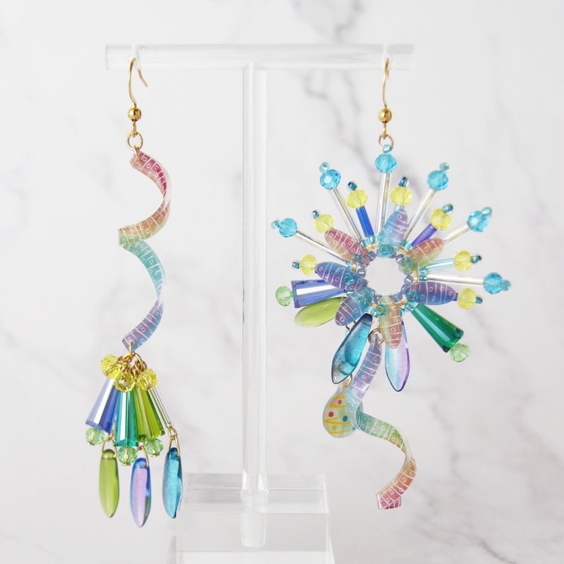 【受注生産】ヨーヨー柄の花火ピアス・イヤリング/ブルー - 耳環/耳夾/耳骨夾 - 塑膠 藍色