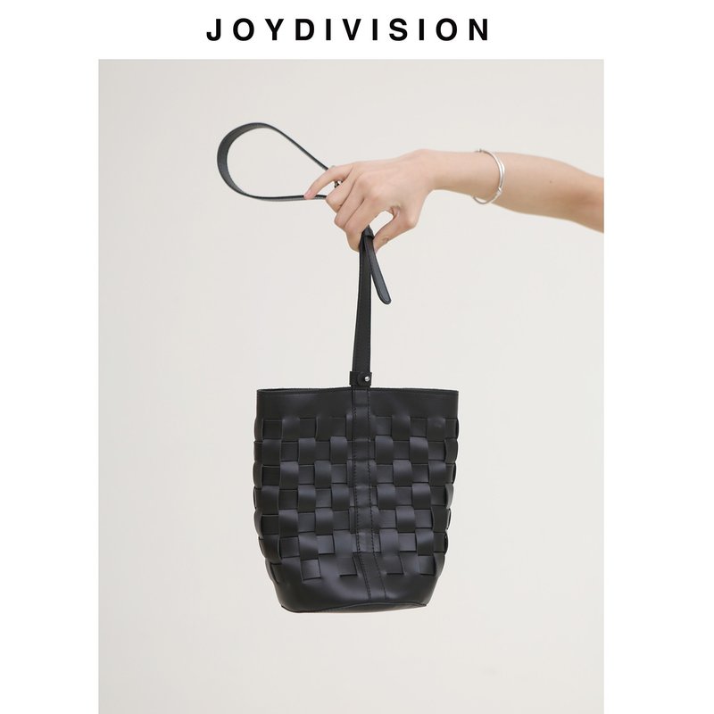 JOYDIVISION woven leather handmade bucket bag shoulder messenger ladies 2021 new simple bag - กระเป๋าแมสเซนเจอร์ - หนังแท้ หลากหลายสี