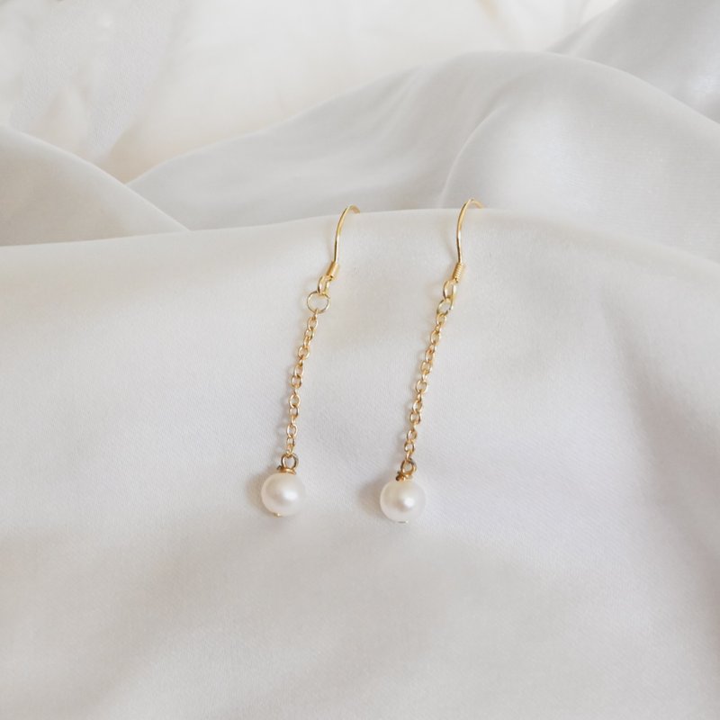 Charm | Shot 003 - Earrings & Clip-ons - Pearl Gold