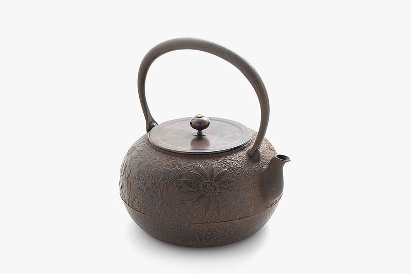 Iron kettle Hiramaru Kiku - Teapots & Teacups - Other Metals 