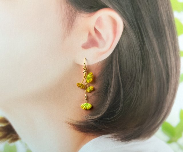 銀杏ピアス つまみ細工 ピアス イアリング - ショップ iù-lōo
