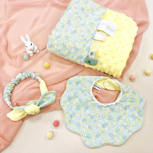 LaFiFi樂霏菲手作嬰幼兒精品&ZAKKA 彌月禮盒 女寶滿月禮 藍調小花系列 荳荳毯髮帶 贈送包裝設計提袋