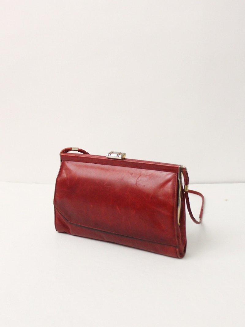 Vintage leather elegant European red shoulder bag evening bag antique bag European Vintage Bag - กระเป๋าแมสเซนเจอร์ - หนังแท้ สีแดง