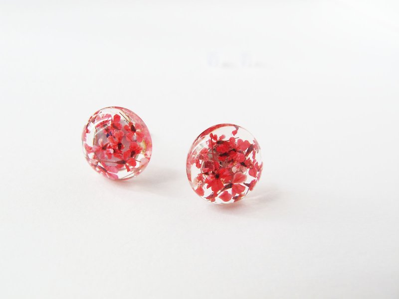 * Rosy Garden * cherry red Queen Annes lace flower resin earrings - Earrings & Clip-ons - Plastic Red