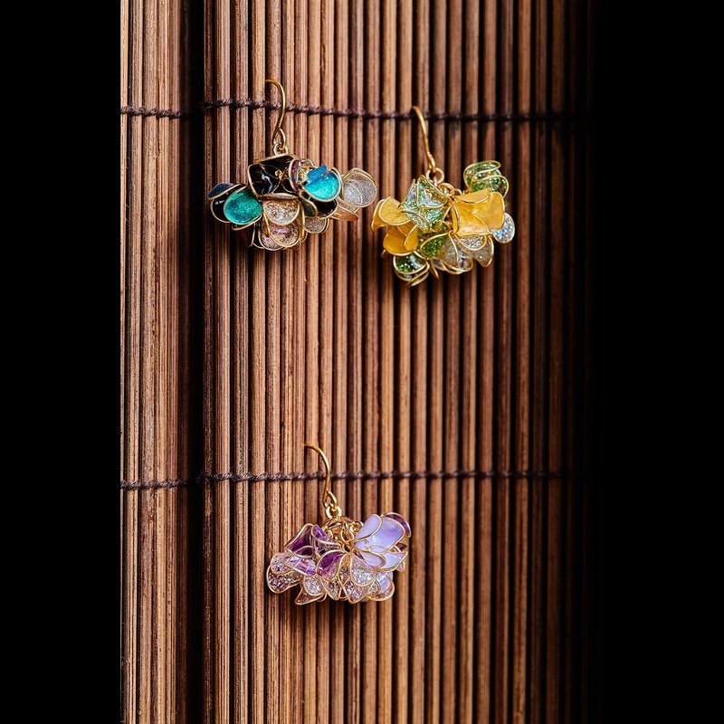 小花叢 - 手工耳環 樹脂耳環 水晶花 耳針 耳夾 - 耳環/耳夾/耳骨夾 - 其他材質 黃色