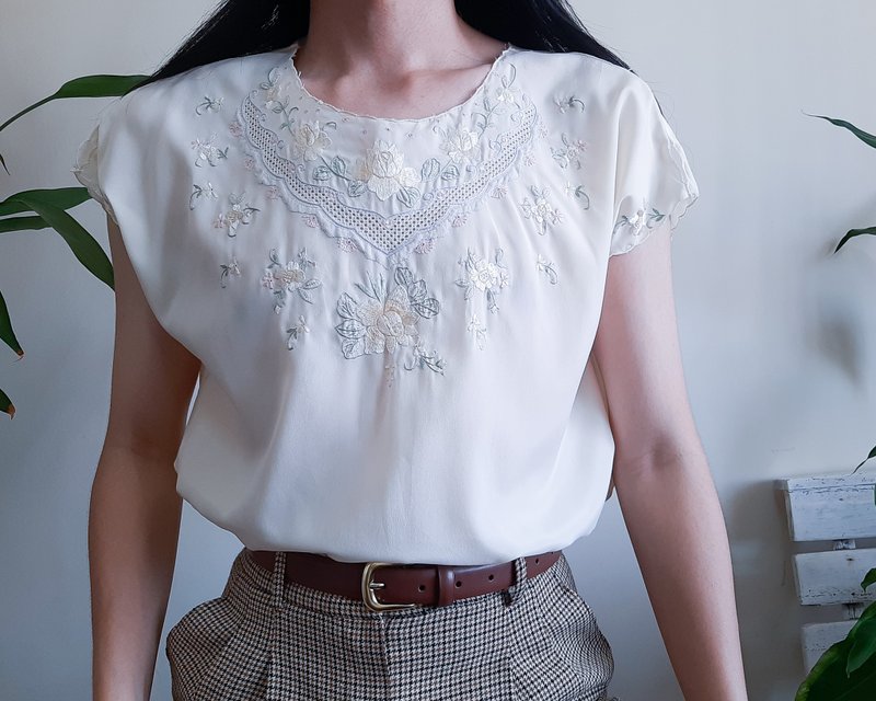 復古 70 年代奶油色手工刺繡襯衫 淡色花卉刺繡上衣 M-L 碼 - 女上衣/長袖上衣 - 聚酯纖維 黃色