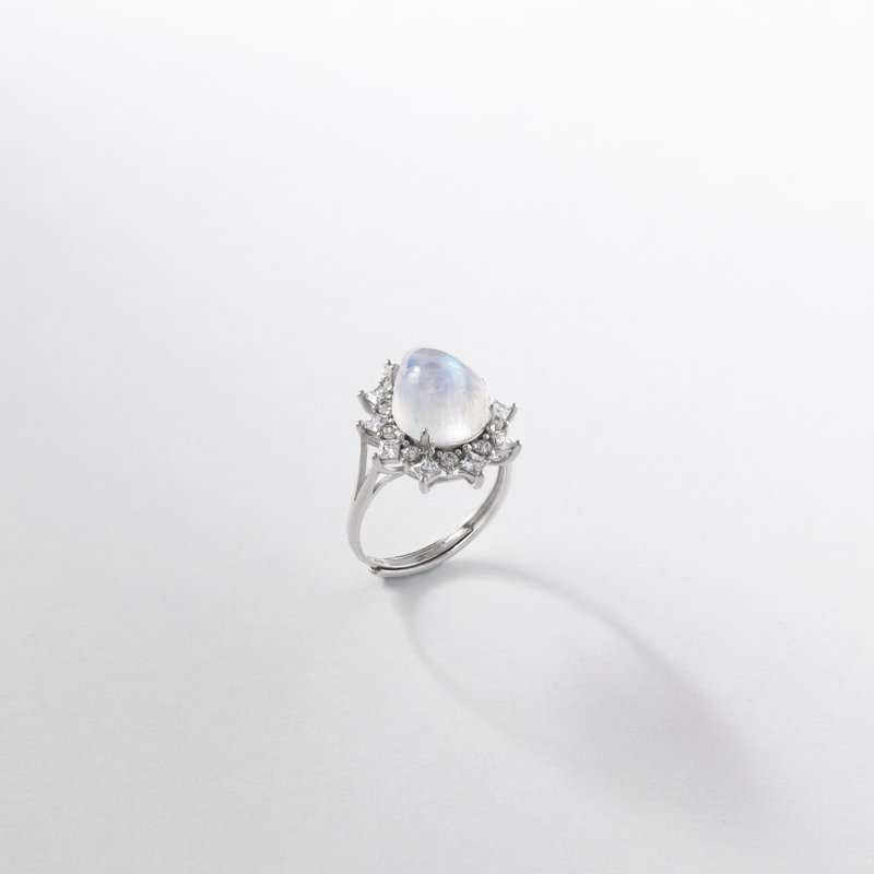 Moonstone June Stone Summer Sterling Silver Ring - แหวนทั่วไป - เครื่องเพชรพลอย ขาว