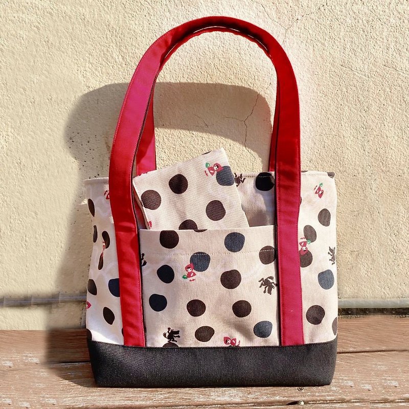 Water-repellent bubble milk tea printed large tote bag Little Red Riding Hood and the Big Bad Wolf - Pearl Milk Bag - Messenger Bags & Sling Bags - Cotton & Hemp Khaki